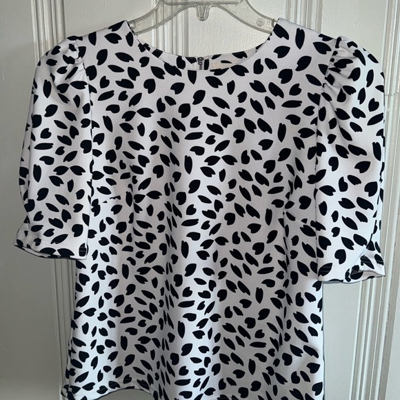 MELLODAY Tops - Black & White MELLODAY Blouse - Size Small